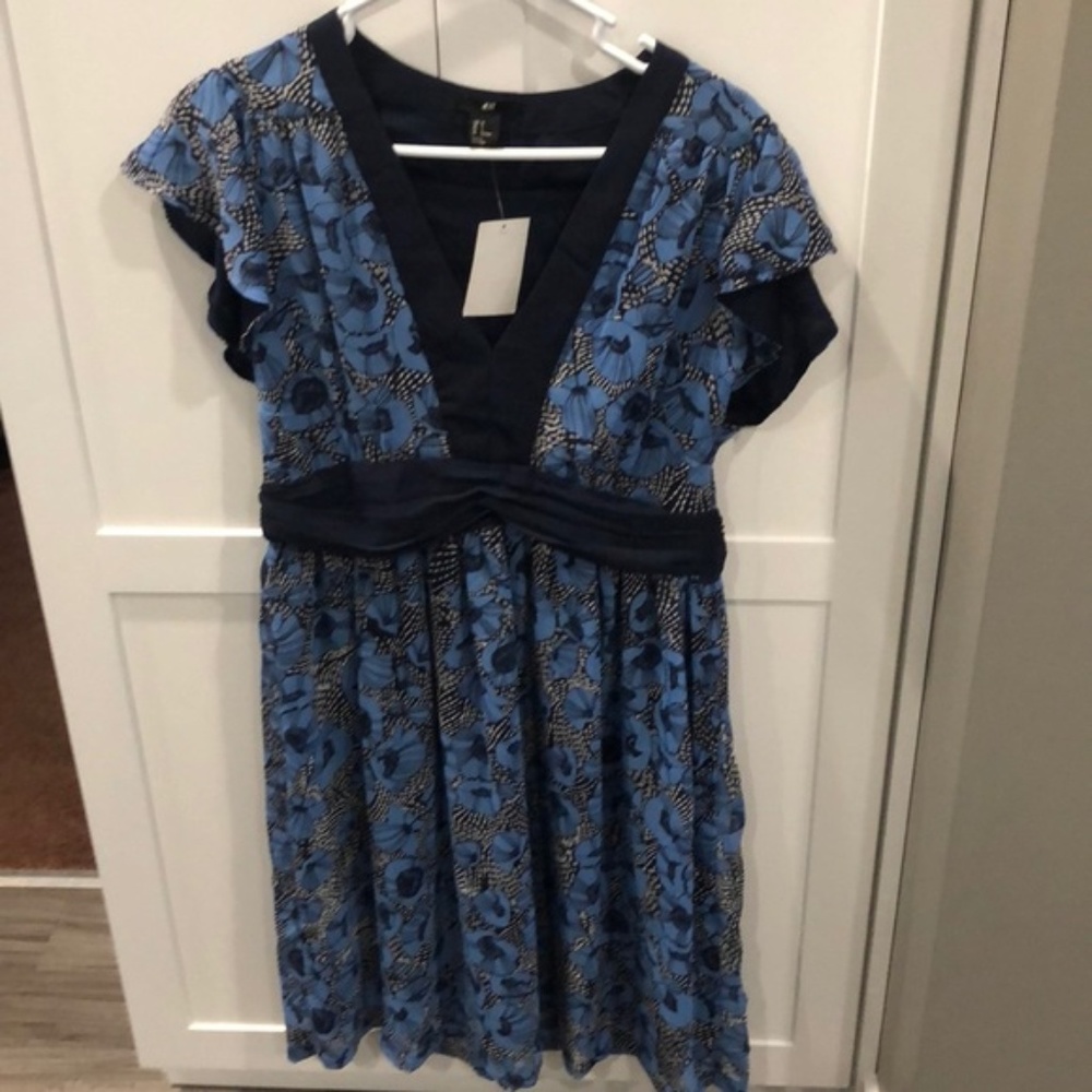 NWT light and navy blue flower print dress